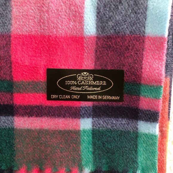 100% CASHMERE Plaid Scarf - Picture 4 of 4